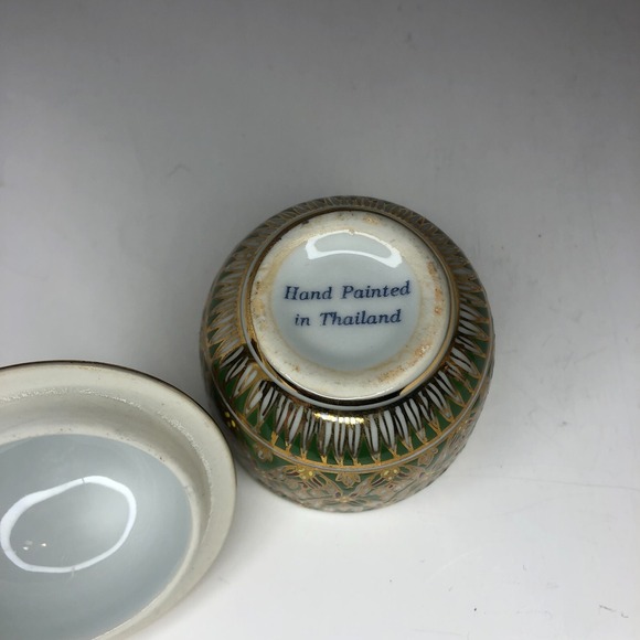 Vintage Thai Benjarong Porcelain Bowl w/Lid Hand Painted Enamel Gold - Picture 4 of 6